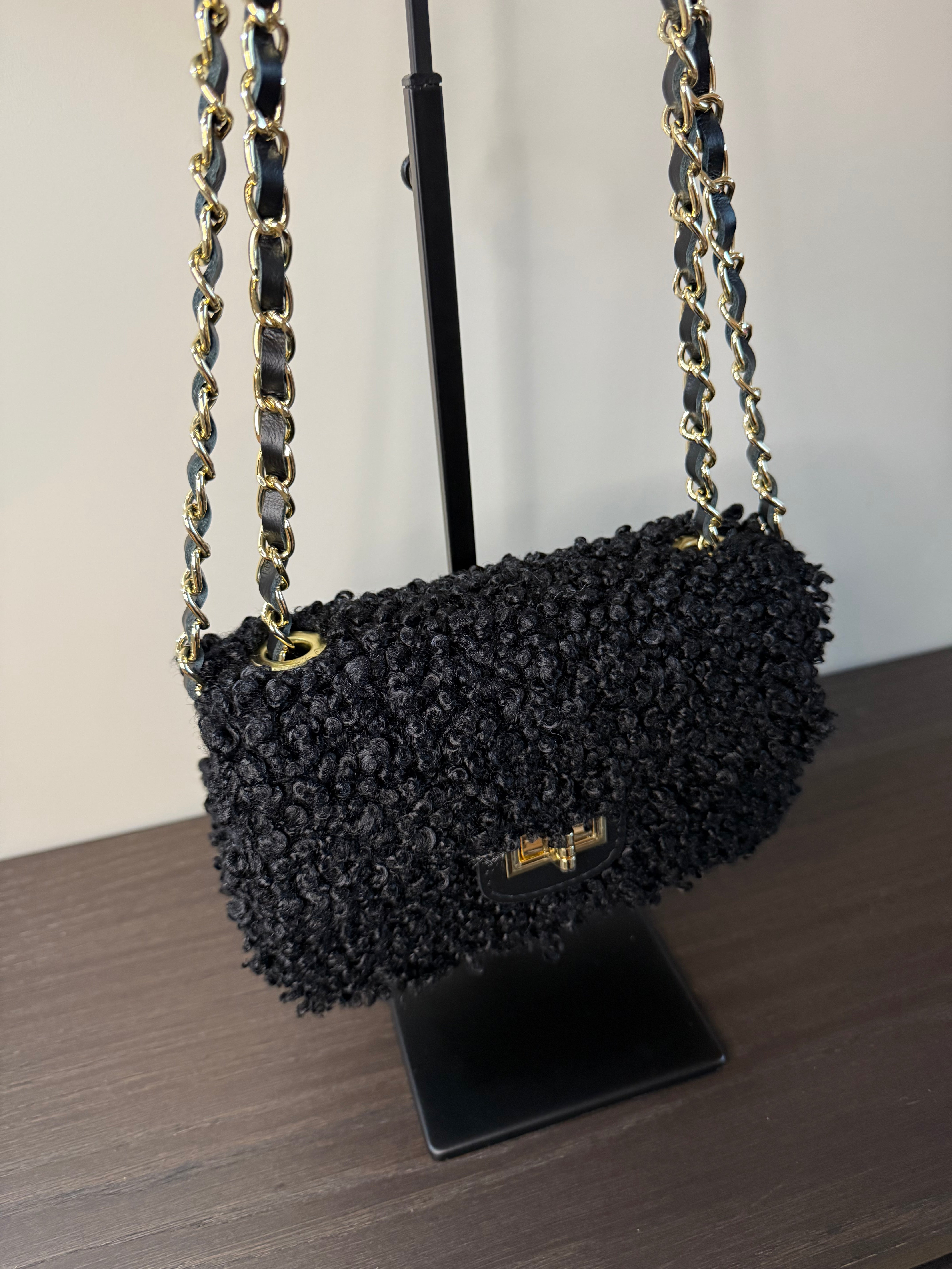 Teddy Schoudertas Black